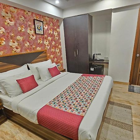 Hotel Linda Suites Near International Airport By La Casa ニューデリー エクステリア 写真