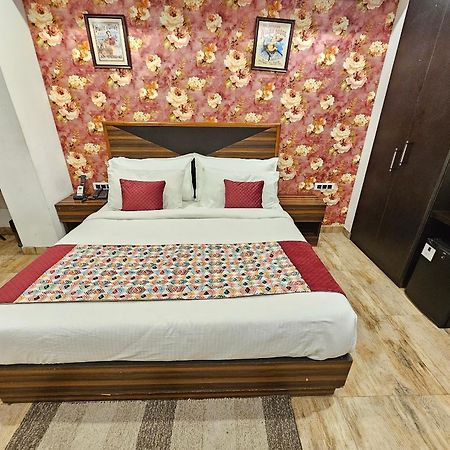 Hotel Linda Suites Near International Airport By La Casa ニューデリー エクステリア 写真