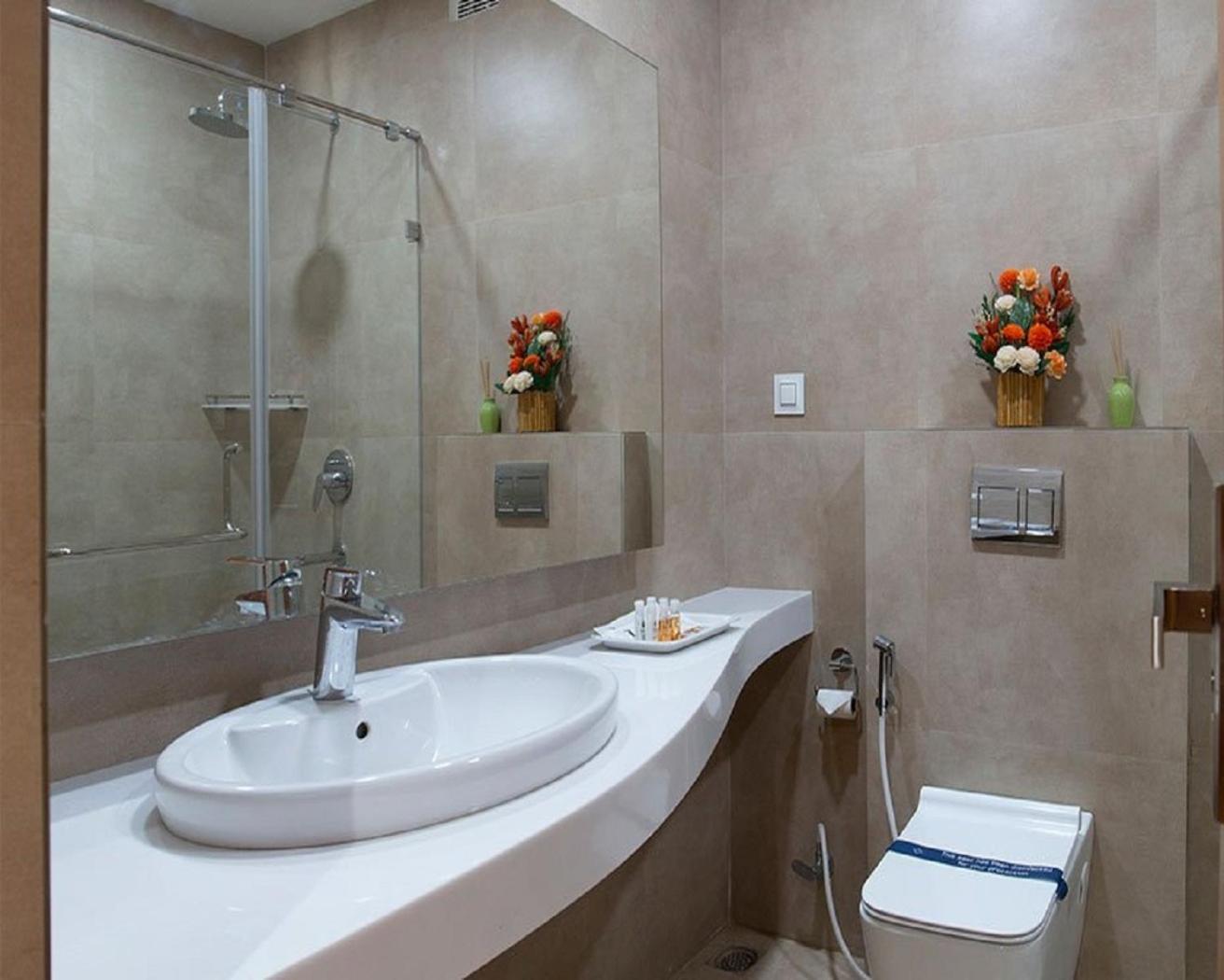 Hotel Linda Suites Near International Airport By La Casa ニューデリー エクステリア 写真