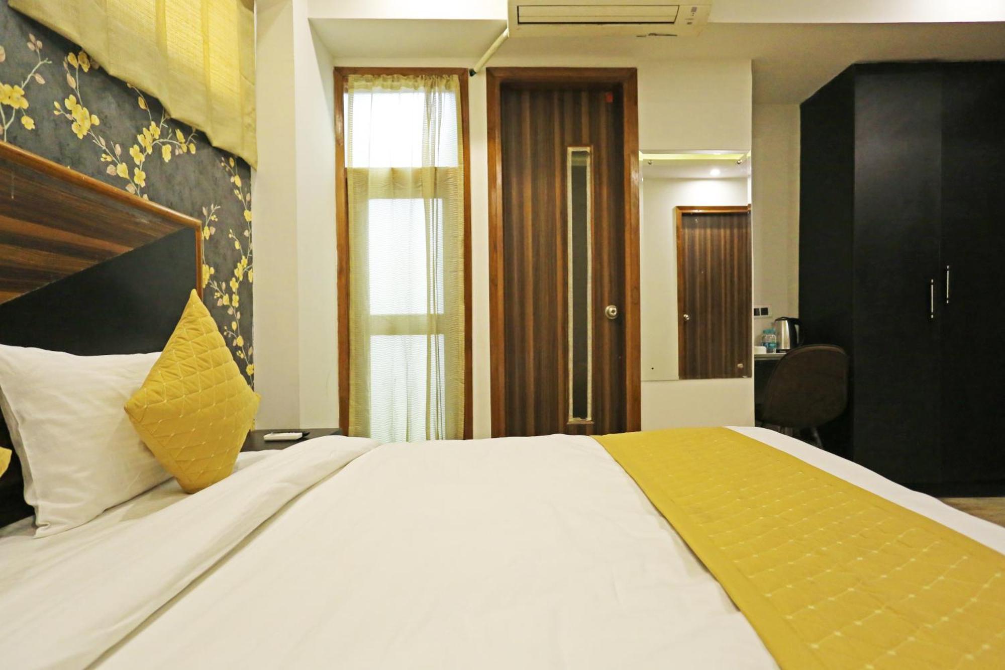 Hotel Linda Suites Near International Airport By La Casa ニューデリー エクステリア 写真